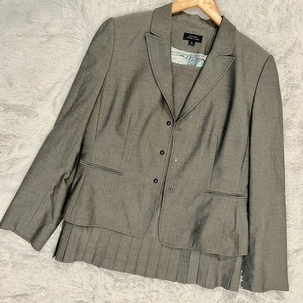 Tahari pleated hem skirt suit